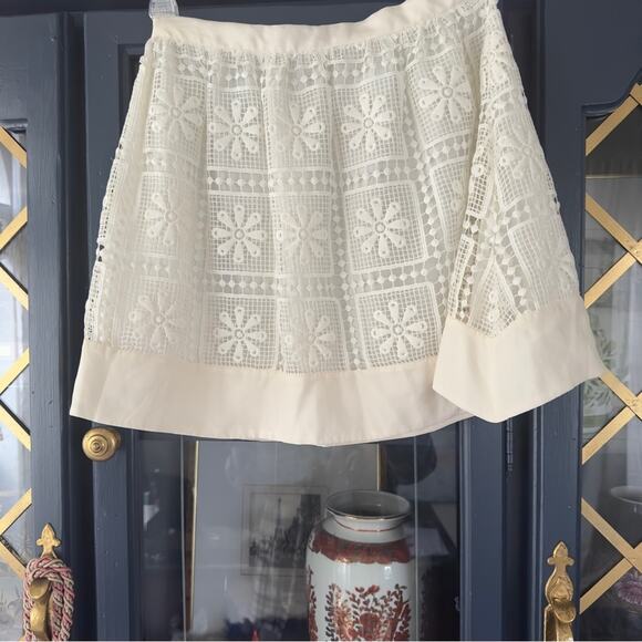 Elizabeth and James silk Bianca Floral Macrame Lace Skirt -  Size 4 Ivory white - Picture 4 of 7